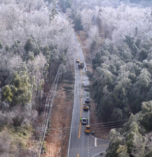 news-GA Power crews at work in Dawson County
