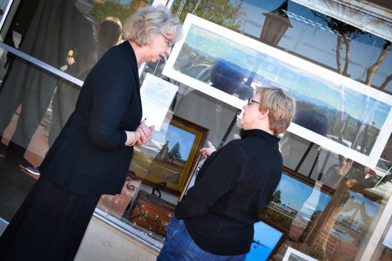 arts&entertainment-BK meets with artist