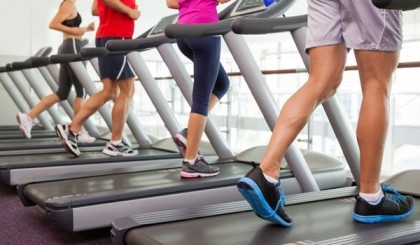 Row-of-people-on-treadmills-600x350