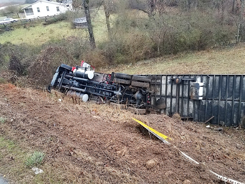 tractor trailer accident in cleveland