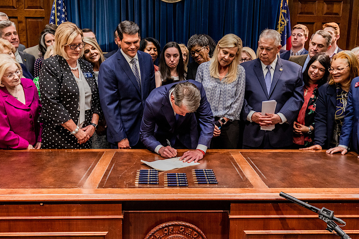 Kemp signs fetal heartbeat abortion bill