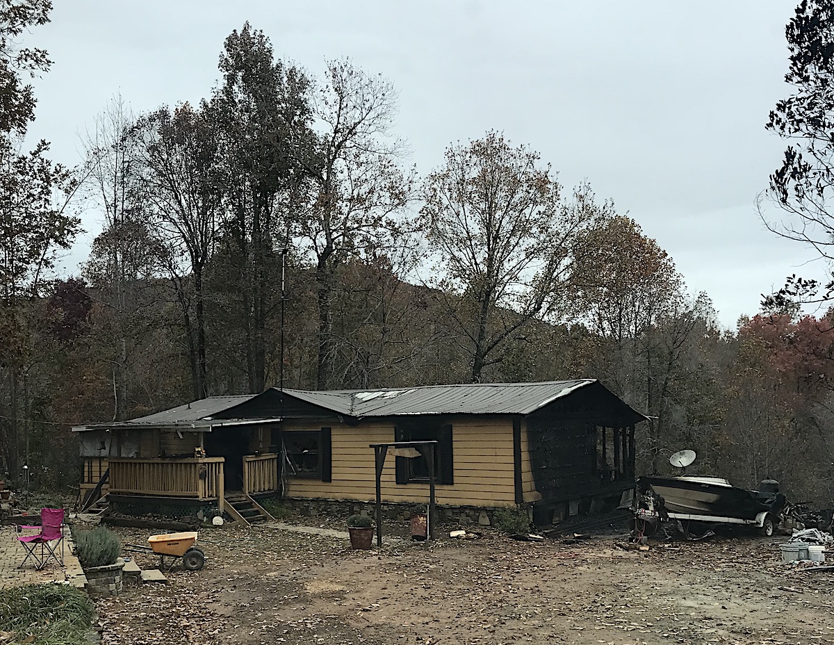 Aardvark fire White County