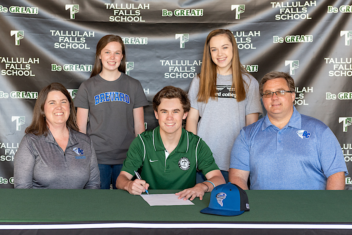 04022020 Davis Jennings signs w Brevard-PAPER-1