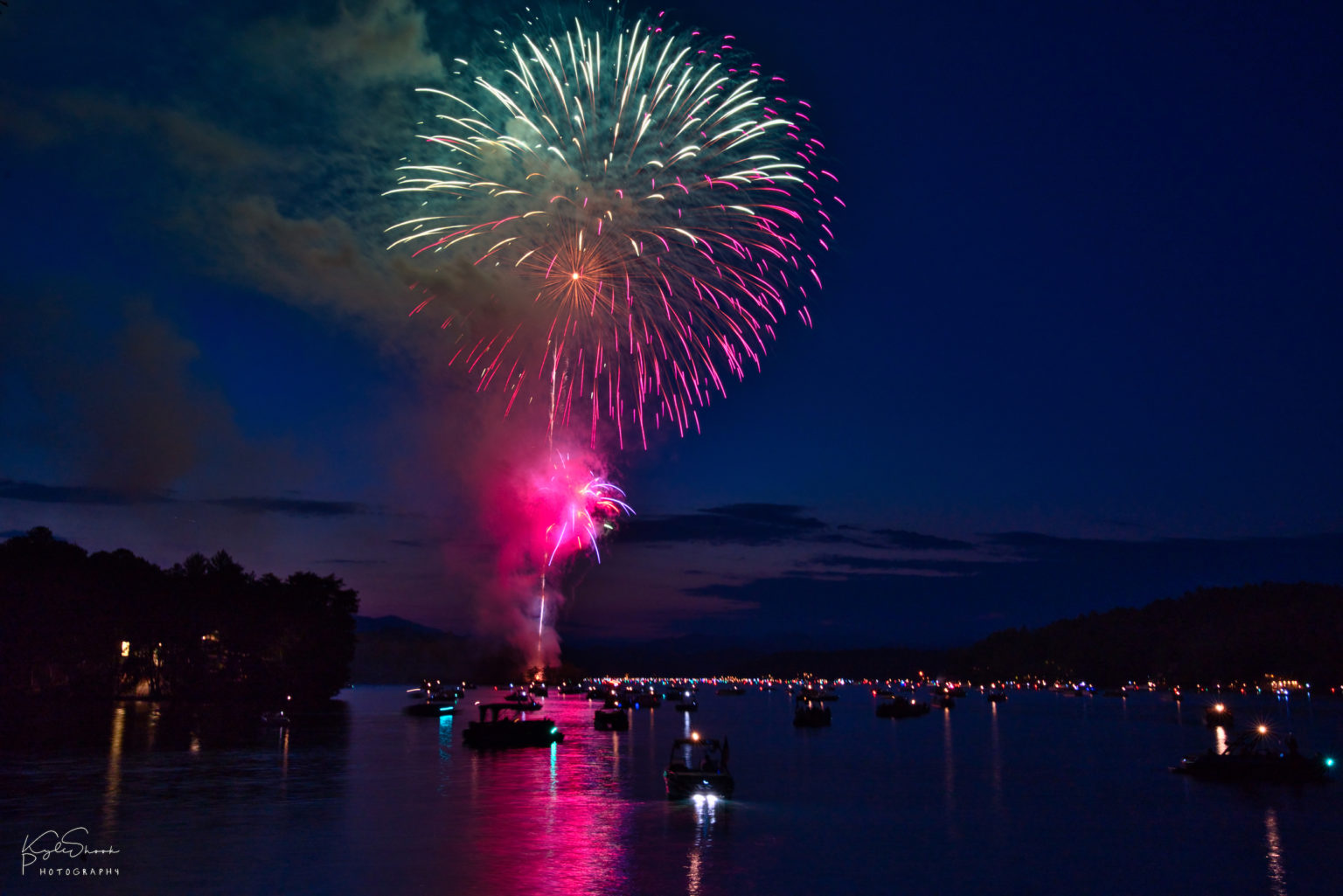 Centennial-fireworks-over-Lake-Burton4-1536x1025