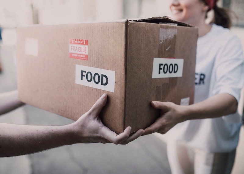 food giveaway (pexels stock)