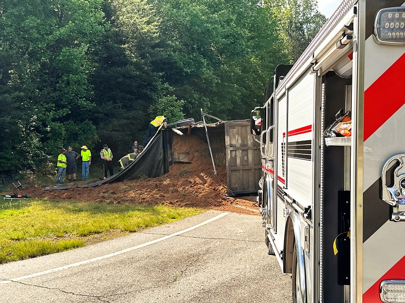 5.09.23 Yonah-Post dump truck wreck 1