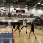 HCHS varsity basketball teams fall to Longhorns in region matchups