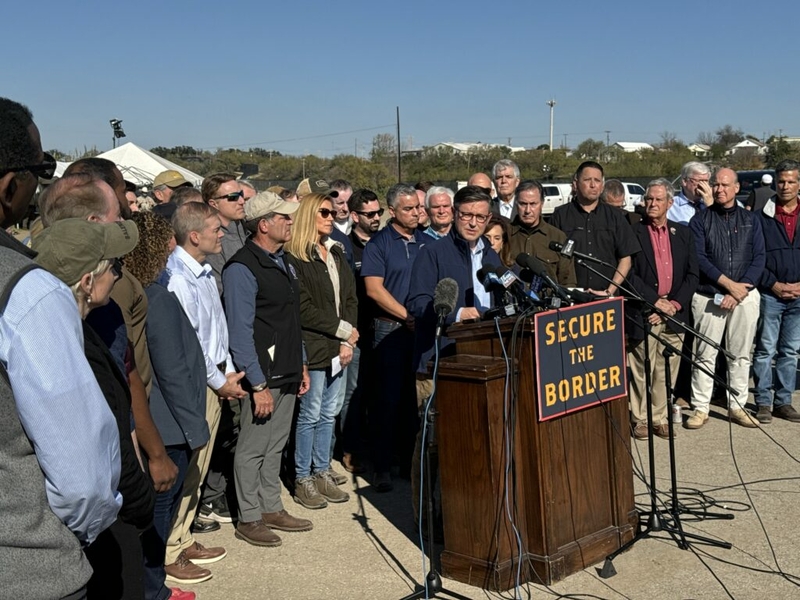 U.S. House speaker leads GOP lawmakers to the border to slam Biden on ...