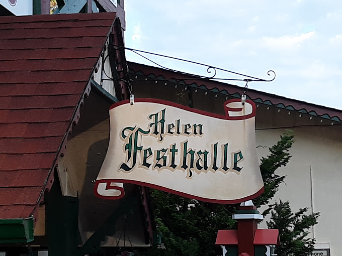 Helen-Festhalle-sign
