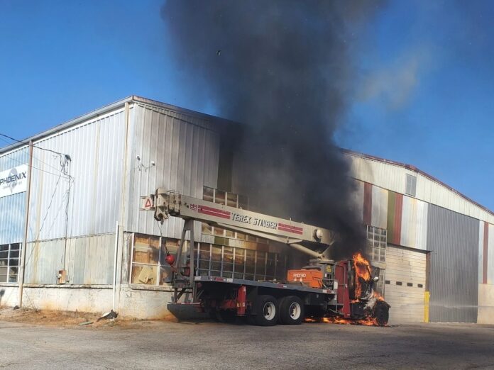 Phoenix Crane Service fire1