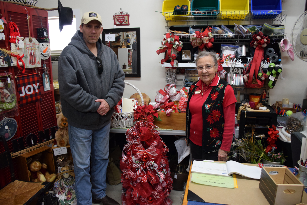 Unforgettable Creations honors local veteran