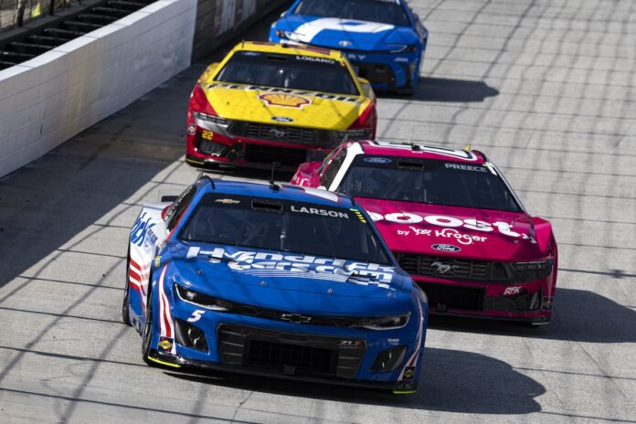 NASCAR Bristol Auto Racing