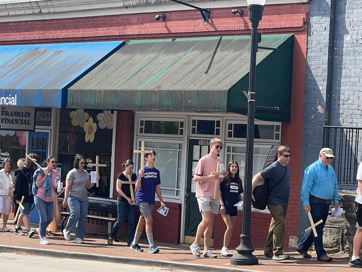 Clarkesville Methodist Church hosts annual Cross Walk