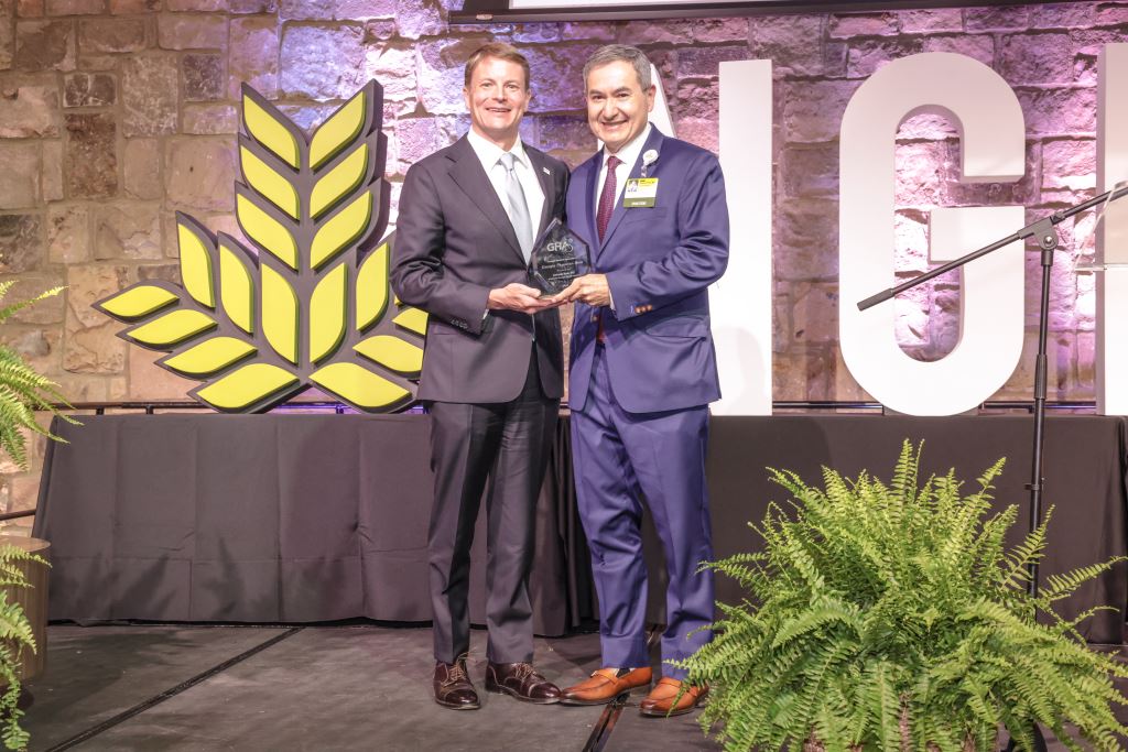 Dr. Antonio Rios receives Georgia Hospital Association's Physician Hero ...