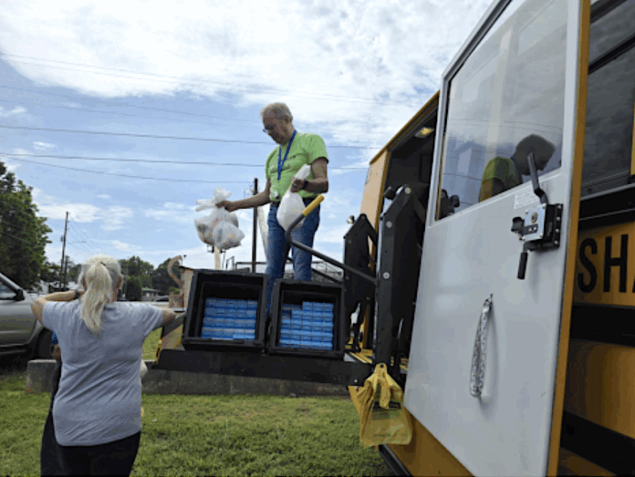 Food 4 Kids volunteer