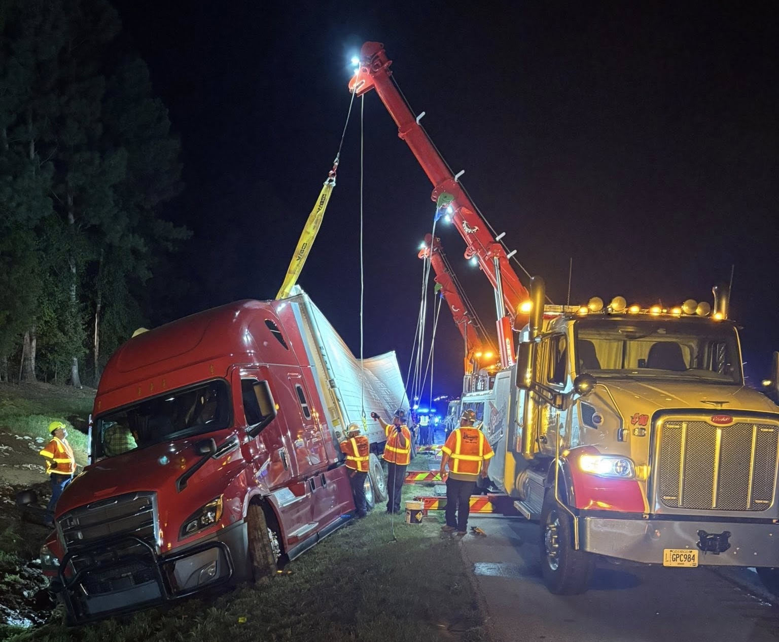 No injuries reported after tractor-trailer and crane collide - Now Georgia