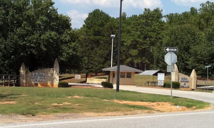 GA_Diagnostic_Prison_-_Road_Sign_Photo