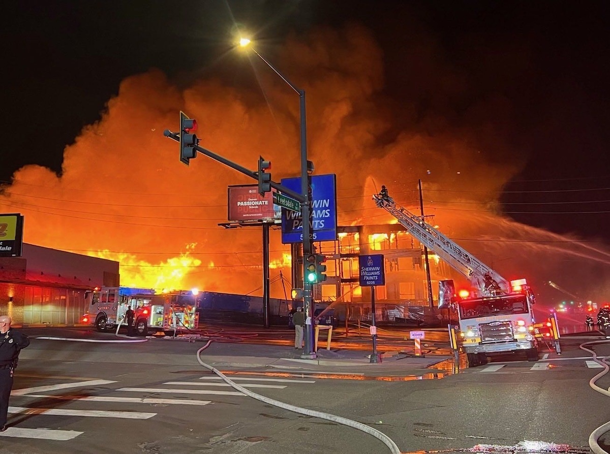 Firefighters battle major blaze at Denver apartment complex under ...