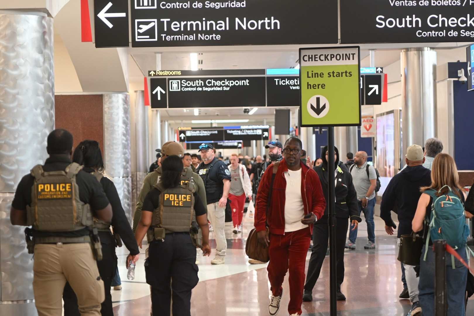 TSA officers working without pay demand progress from Congress on ...