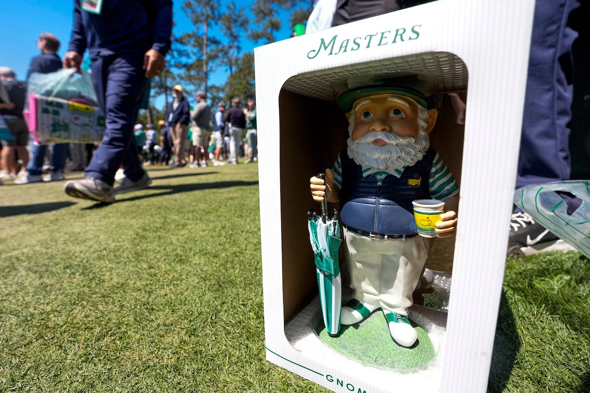 MASTERS GNOMEの塩と胡椒入れ Masters gnomes a hot commodity at Augusta National amid