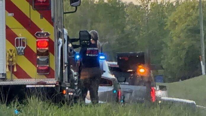Lee-County-deputy-shot