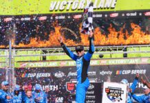 Chase Elliott wins at Texas