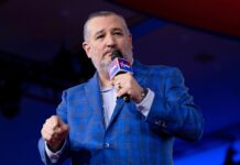 Key Sens. Cruz, Cantwell look to break college sports logjam in Congress with a bipartisan bill
