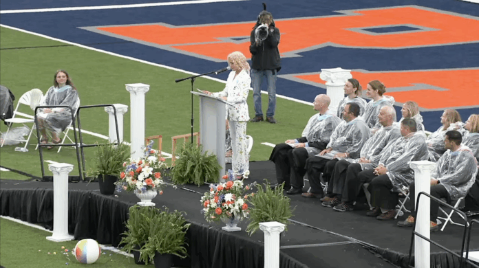 Kimberly Schlapman delivers HCHS graduation address