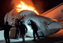 1 killed when small plane crashes on Texas highway