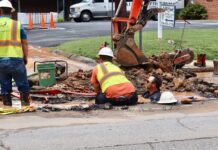 Clarkesville crews race to repair water main break on Washington Street