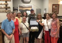 Community turns out to support Friends of the Clarkesville Library fundraiser