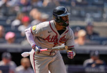 Harris hits tiebreaking single in 10th inning as Braves edge Yankees 2-1