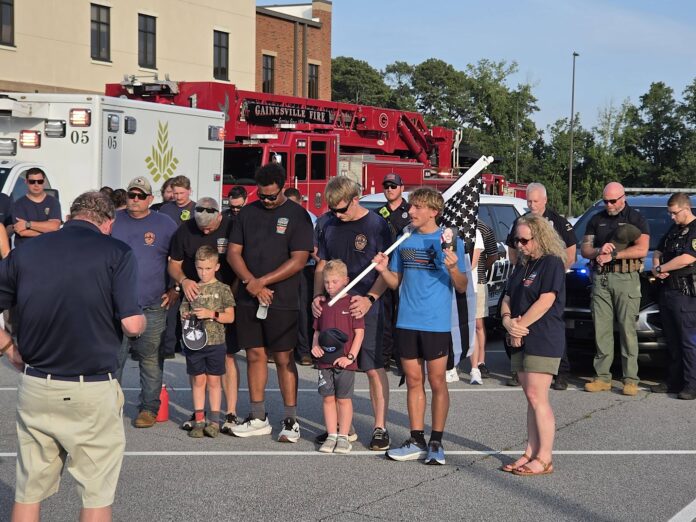 Andrew Collinson's last run in Hall County in honor of paramedic:firefighter Stephen Reeves