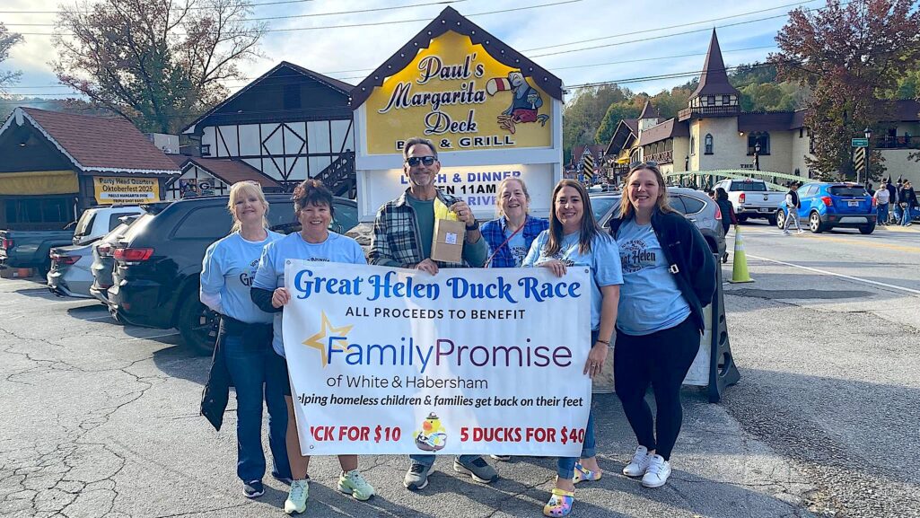 Great Helen Duck Race offers $5,000 prize, helps local families - Now Georgia